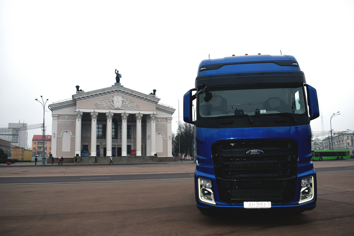 Международный грузовик 2019 года прокатился по Беларуси